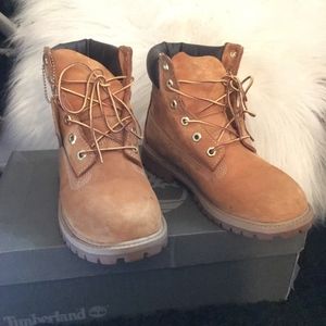TIMBERLAND 6” BOOTS